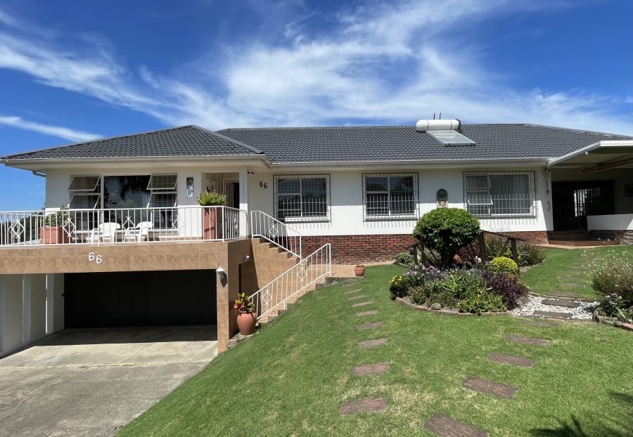 4 Bedroom Property for Sale in Beacon Bay Eastern Cape